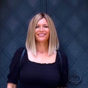 Dirty blonde high quality wig.